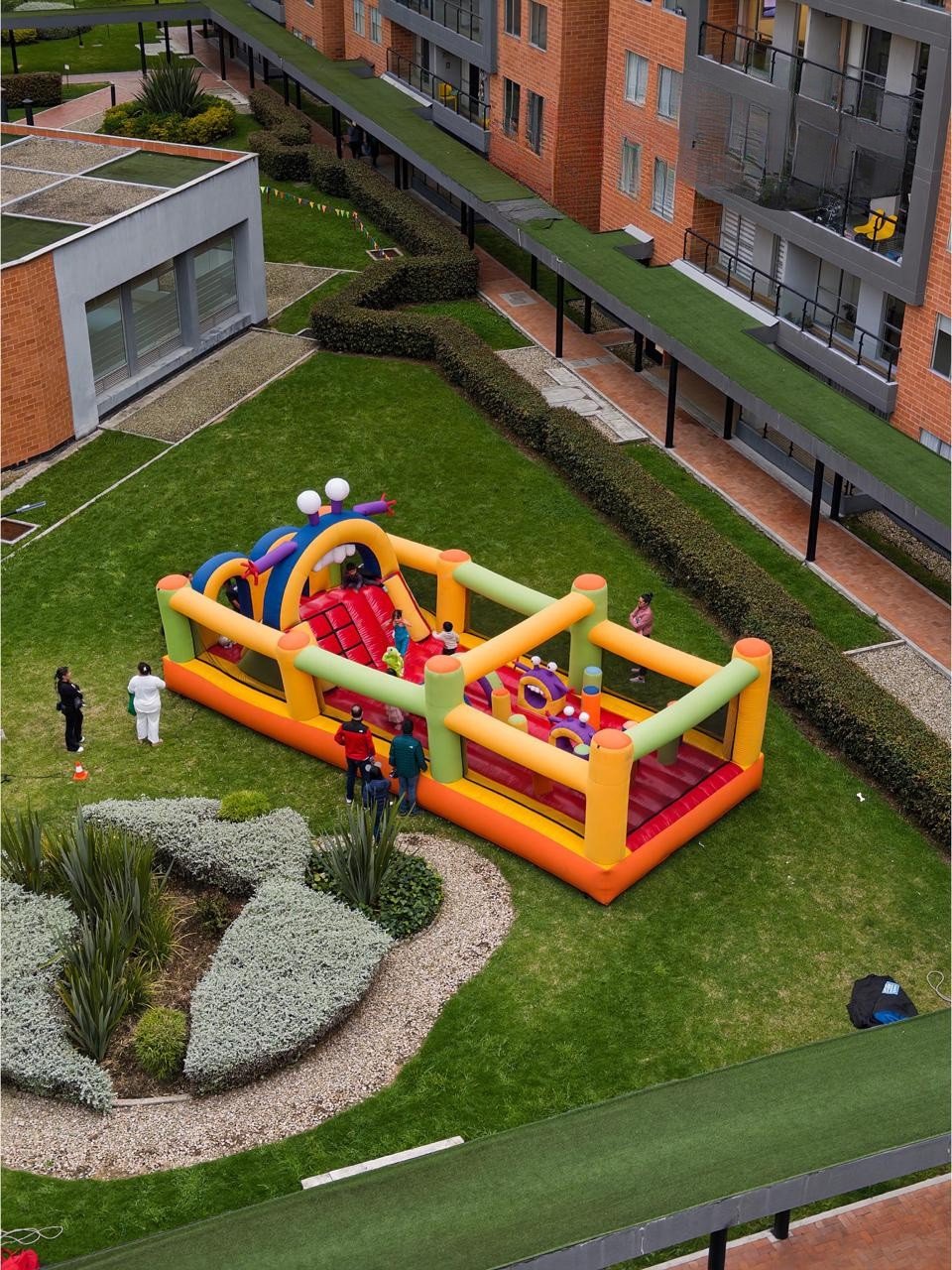 inflable monster